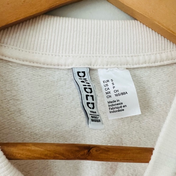 H&M Divided off white cropped sweatshirt size S - Picture 4 of 7